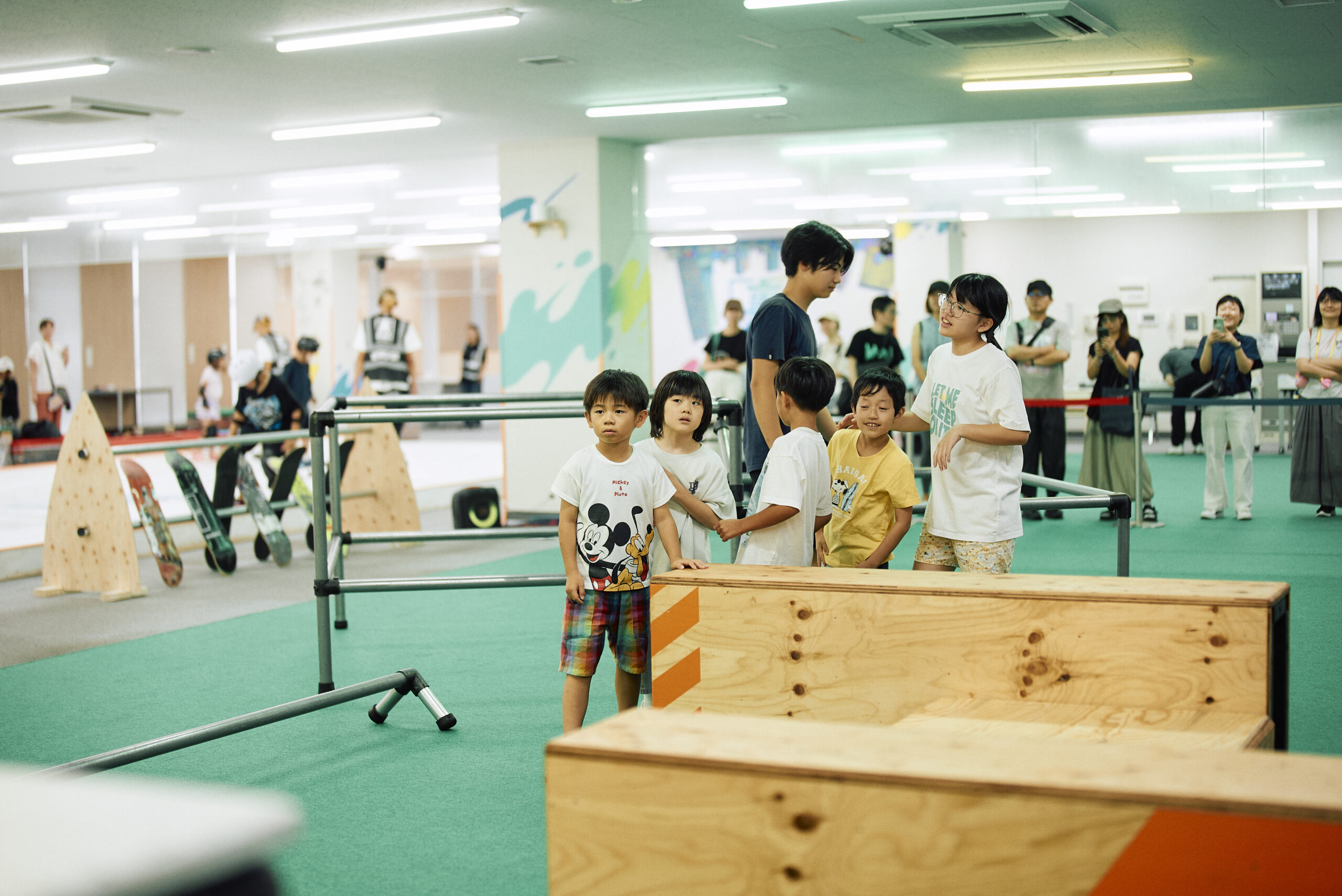 裏トシマの施設内で過ごす子どもたちの様子